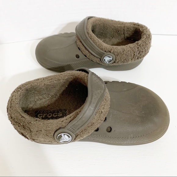 Dual Crocs Comfort™ Faux Fur Lined Adjustable Strap Croc Shoes Warm Brown 10-11 - Picture 3 of 13